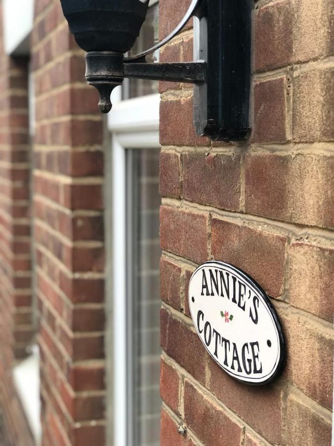 Annie'S Cottage , Whitby . Beautiful Sea Views Exterior photo